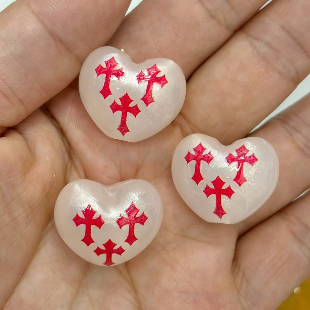 22mm 200 shiny chubby heart-shaped cross-straight-hole beads for DIY jewelry, phone chains, beaded pens, keychains, bag chains, and other accessories